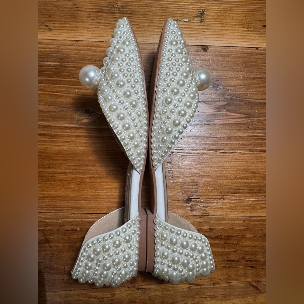 Elegant Pearl-Embellished Cream Flats - Picture 10 of 15